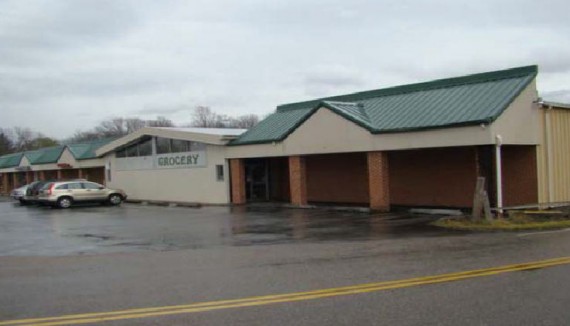 14,750sf Former Grocery Store