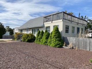 Bankruptcy Auction: Surf City Beach House in LBI